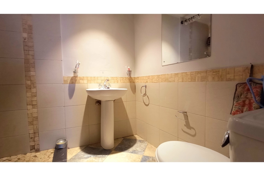 10 Bedroom Property for Sale in Maitland Western Cape